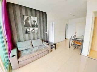 À louer 2 chambres condo à Huai Khwang, Bangkok