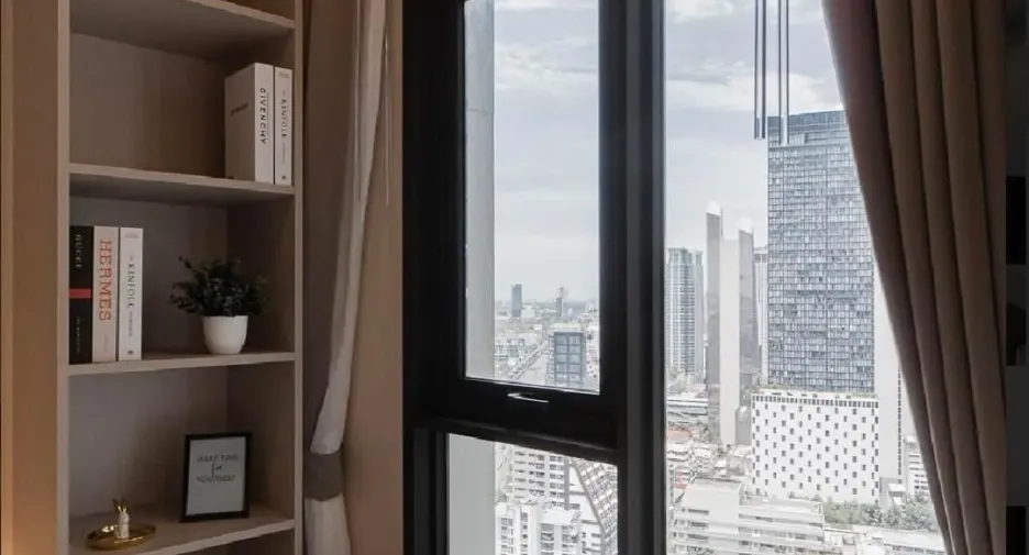Wohnung zur Miete mit Studio in Pathum Wan, Bangkok