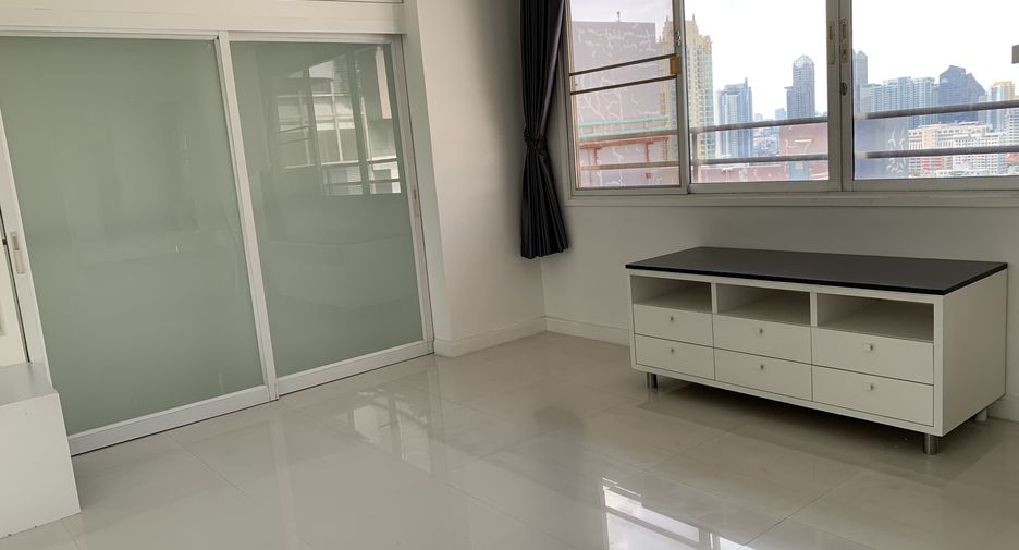 Wohnung zur Miete mit 4 Zimmer in Watthana, Bangkok