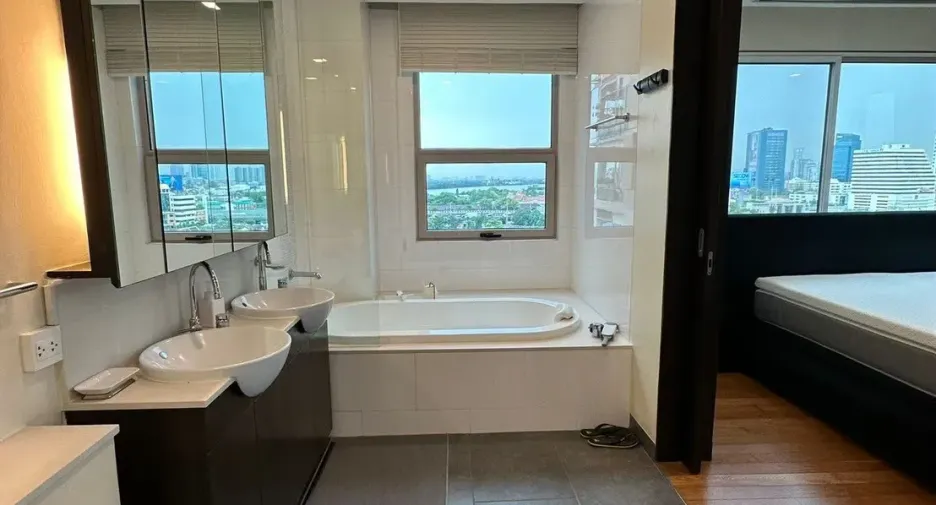 Wohnung zur Miete mit 3 Zimmer in Yan Nawa, Bangkok