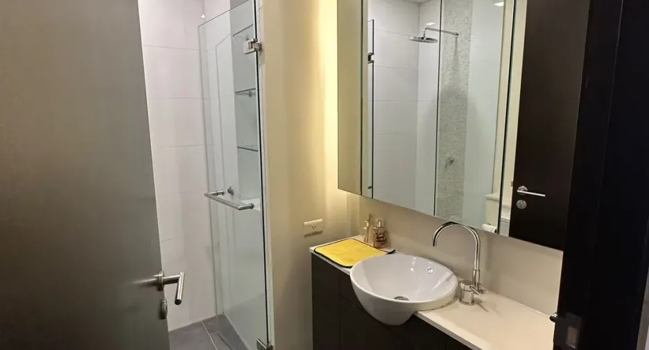 Wohnung zur Miete mit 3 Zimmer in Yan Nawa, Bangkok