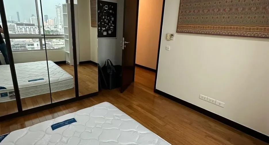 Wohnung zur Miete mit 3 Zimmer in Yan Nawa, Bangkok