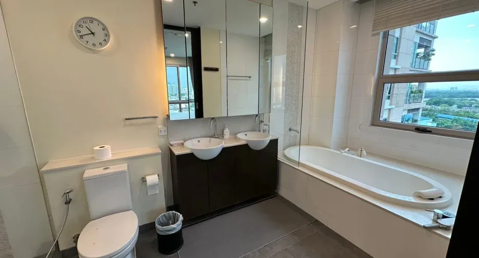Wohnung zur Miete mit 3 Zimmer in Yan Nawa, Bangkok