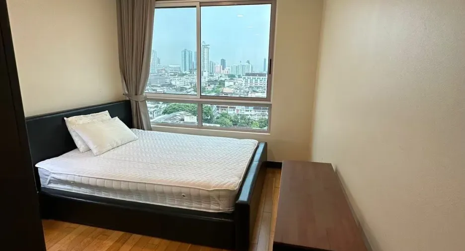 Wohnung zur Miete mit 3 Zimmer in Yan Nawa, Bangkok