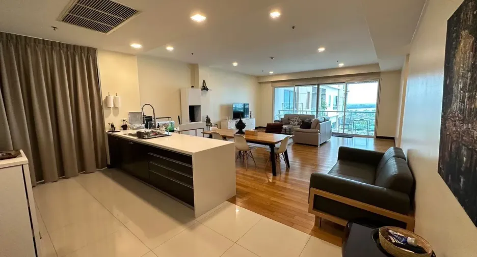 Wohnung zur Miete mit 3 Zimmer in Yan Nawa, Bangkok