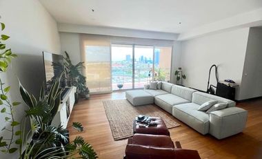 For rent 3 bedrooms condo in Yan Nawa, Bangkok