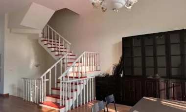 Casa en alquiler de 4 habitaciones en Bang Kho Laem, Bangkok