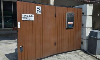 For rent 3 bedrooms house in Chom Thong, Bangkok
