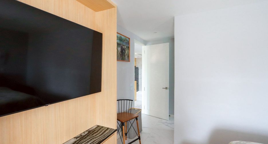 For rent 2 bedrooms condo in Pathum Wan, Bangkok