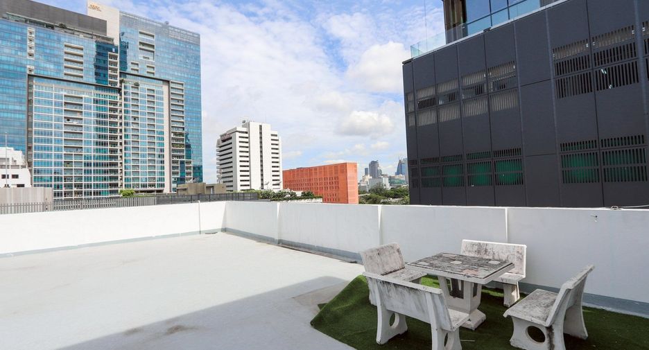 For rent 2 bedrooms condo in Pathum Wan, Bangkok