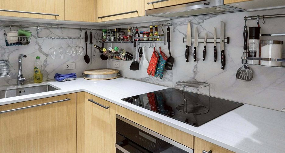 For rent 2 bedrooms condo in Pathum Wan, Bangkok