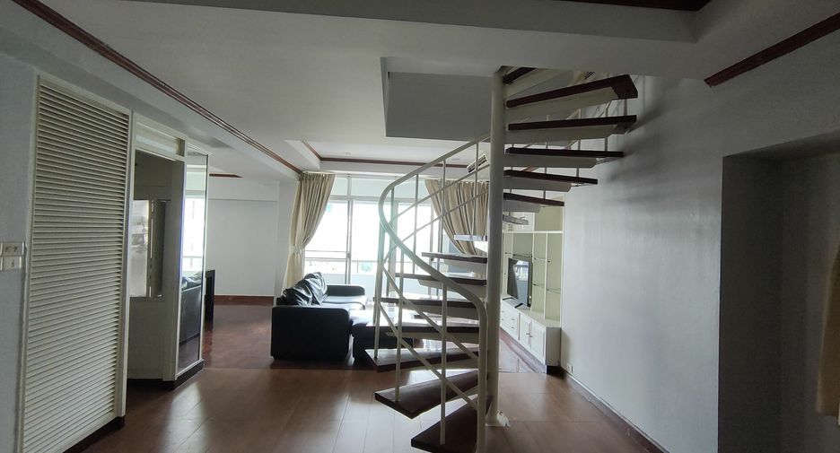 Wohnung zur Miete mit 3 Zimmer in Khlong Toei, Bangkok