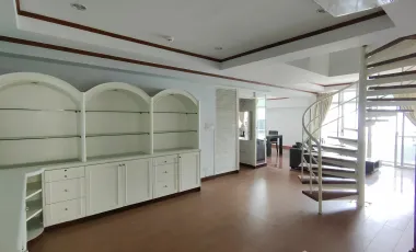 For rent 3 bedrooms condo in Khlong Toei, Bangkok
