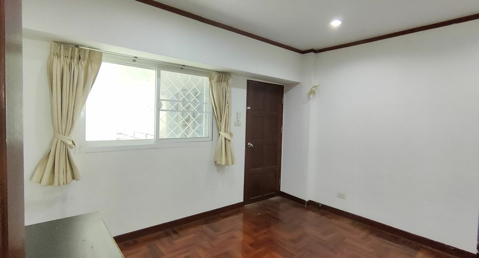 Wohnung zur Miete mit 3 Zimmer in Khlong Toei, Bangkok