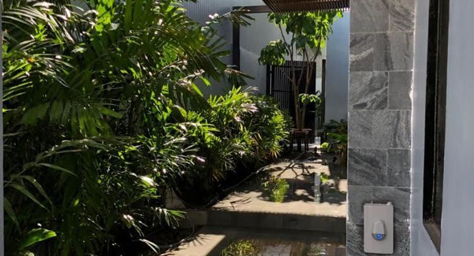 For rent 4 bedrooms villa in Watthana, Bangkok