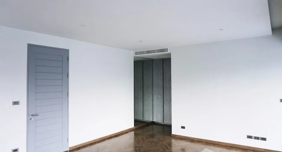 For rent 4 bedrooms villa in Watthana, Bangkok