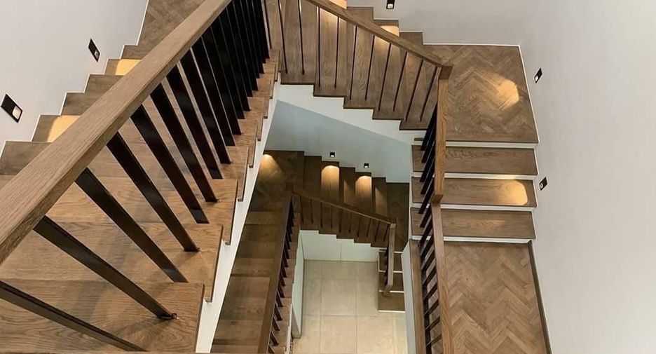 For rent 4 bedrooms villa in Watthana, Bangkok