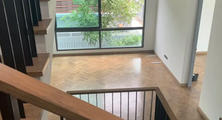 For rent 4 bedrooms villa in Watthana, Bangkok