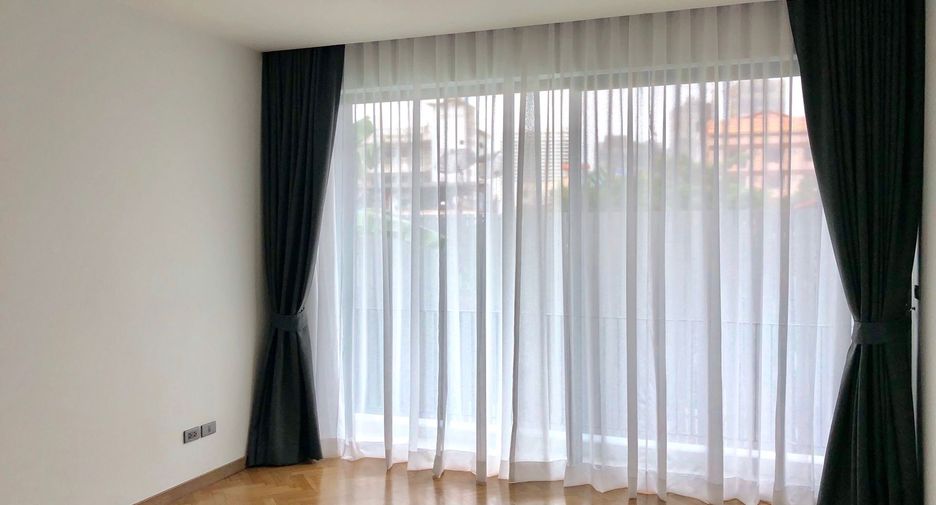 For rent 4 bedrooms villa in Watthana, Bangkok