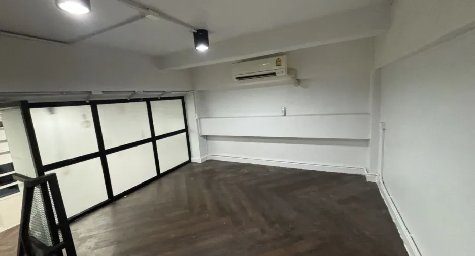 For rent 1 bed retail Space in Sathon, Bangkok