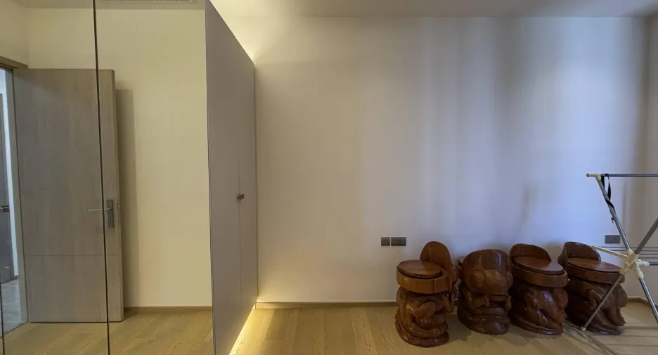 For rent 2 bedrooms condo in Huai Khwang, Bangkok