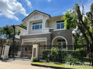Casa en alquiler de 3 habitaciones en Bueng Kum, Bangkok