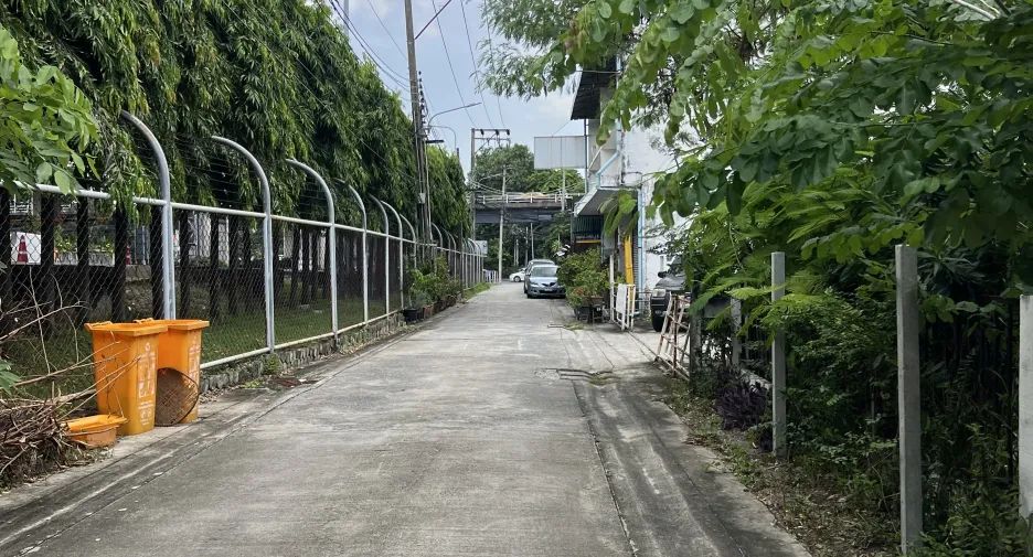 Casa en alquiler de 3 habitaciones en Suan Luang, Bangkok