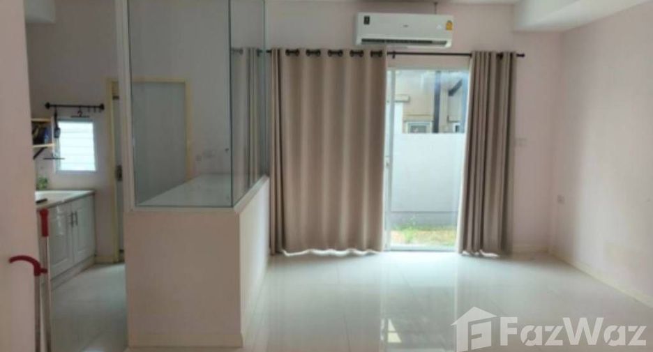 For rent 3 bedrooms townhouse in Mueang Samut Prakan, Samut Prakan