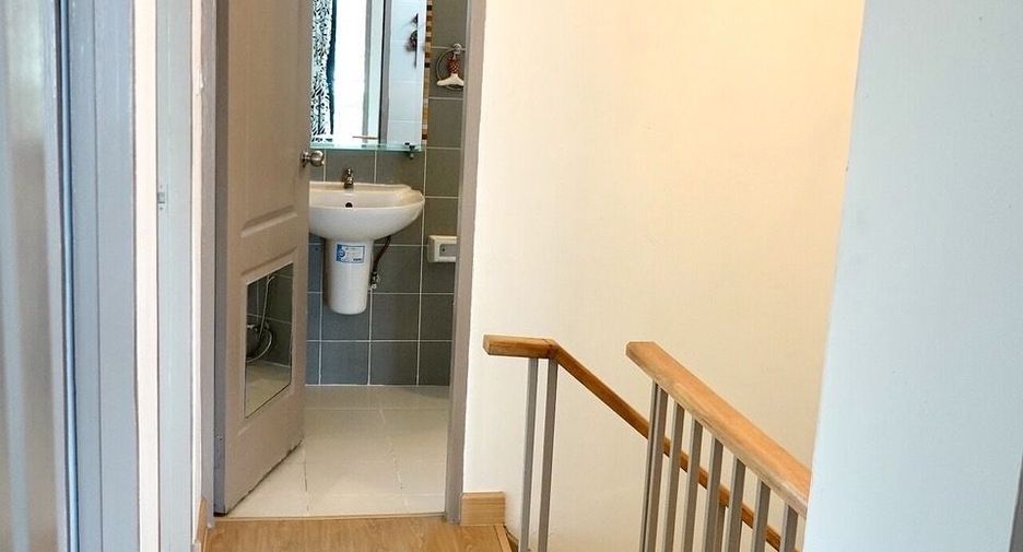 For rent 3 bedrooms townhouse in Lat Phrao, Bangkok