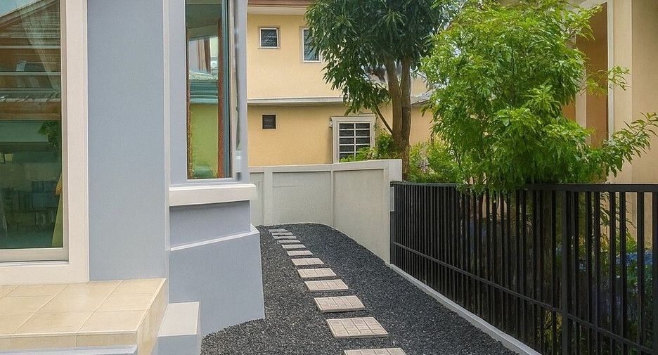 For rent 3 bedrooms house in Bang Bo, Samut Prakan