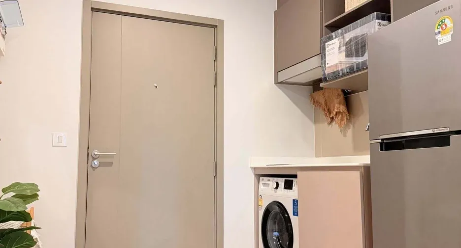For rent studio condo in Khlong Toei, Bangkok