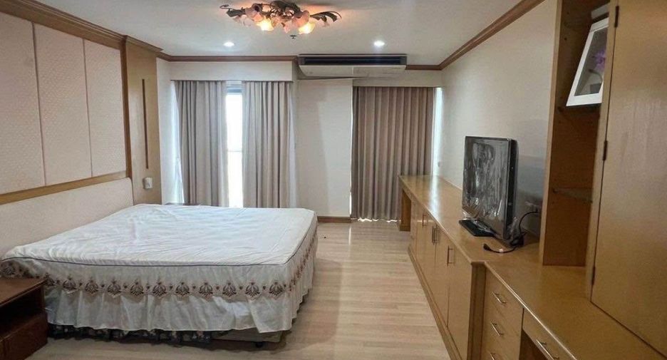 Condo en alquiler de 3 habitaciones en Sathon, Bangkok