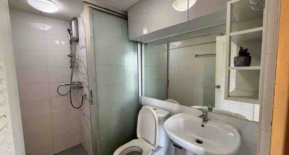 Condo en alquiler de 3 habitaciones en Sathon, Bangkok