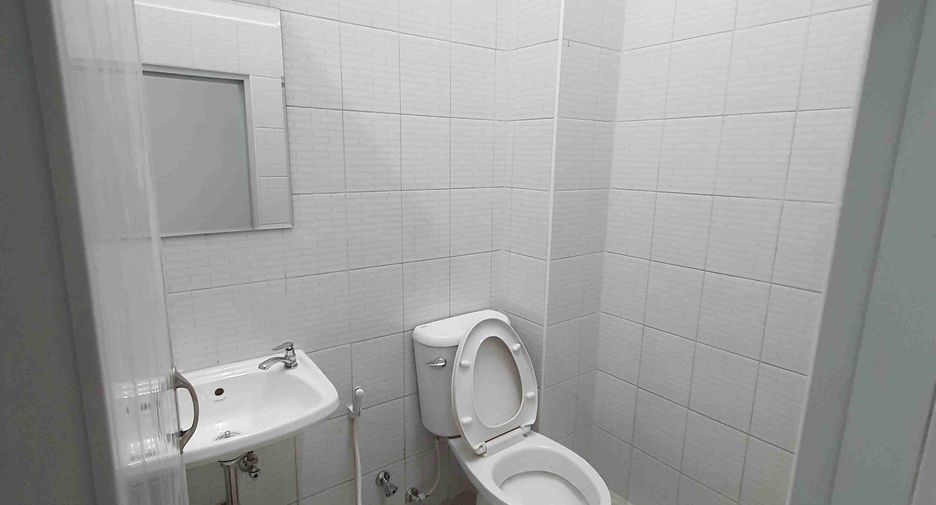 For rent 3 bedrooms retail Space in Khlong Toei, Bangkok