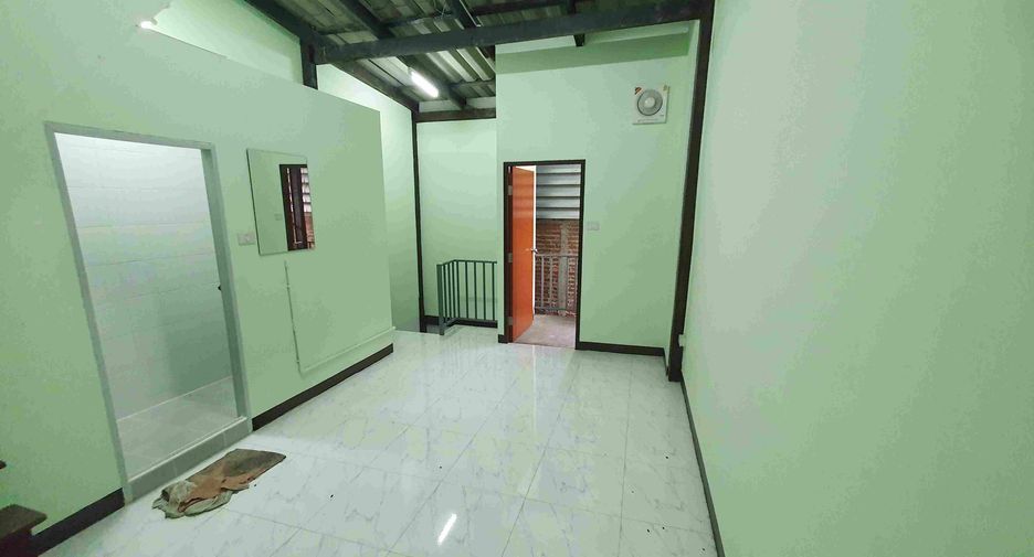 For rent 3 bedrooms retail Space in Khlong Toei, Bangkok