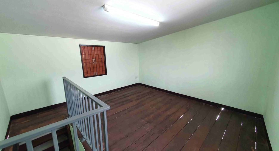 For rent 3 bedrooms retail Space in Khlong Toei, Bangkok
