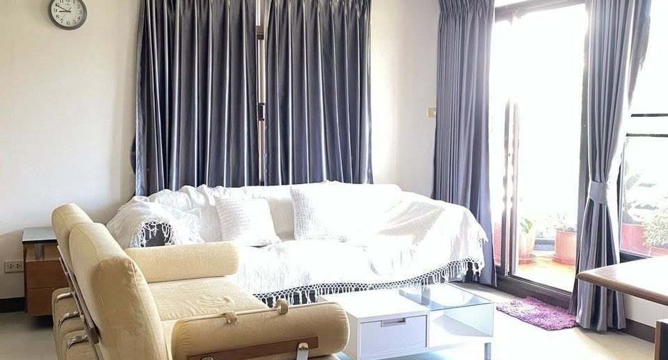 For rent 2 bedrooms condo in Thon Buri, Bangkok