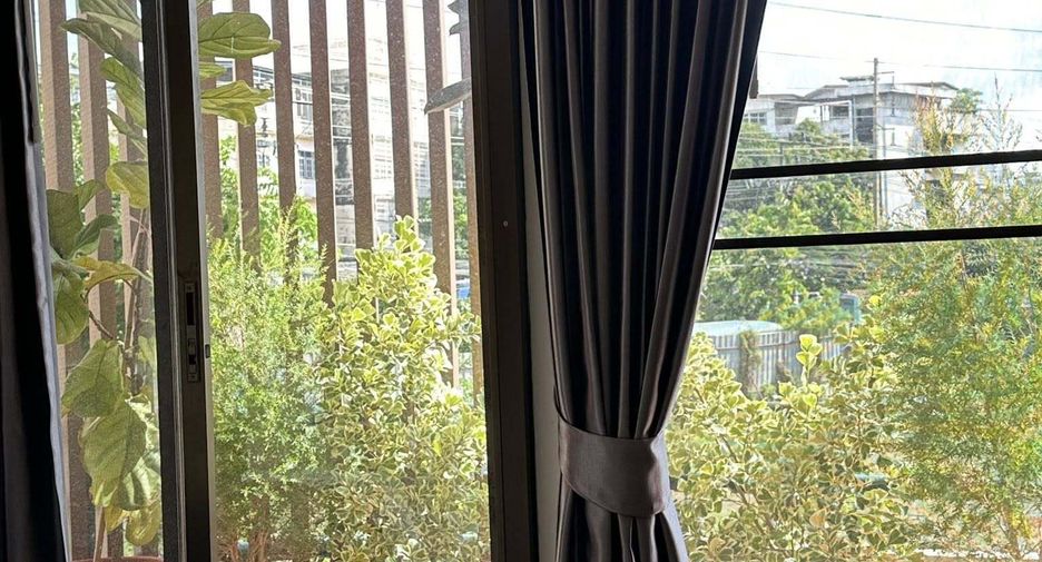 For rent 2 bedrooms condo in Thon Buri, Bangkok
