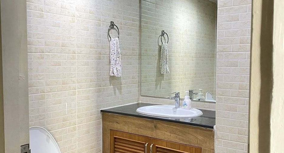 For rent 2 bedrooms condo in Thon Buri, Bangkok