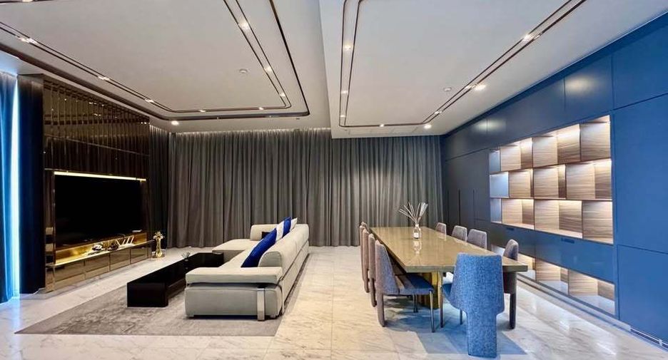 For rent 3 bedrooms condo in Watthana, Bangkok
