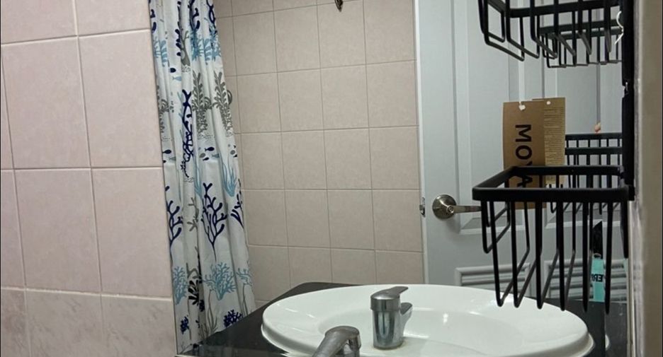 For rent 3 bedrooms apartment in Yan Nawa, Bangkok