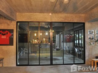 For rent 2 bedrooms retail Space in Huai Khwang, Bangkok
