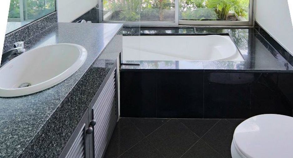 Condo en alquiler de 3 habitaciones en Sathon, Bangkok