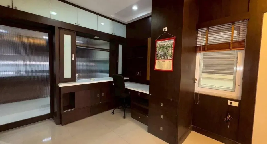 For rent 4 bedrooms house in Bang Na, Bangkok