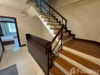 For rent 4 bedrooms house in Bang Na, Bangkok