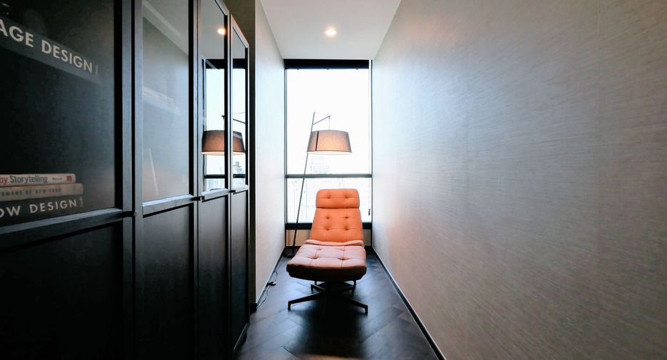 For rent 3 bedrooms condo in Khlong Toei, Bangkok