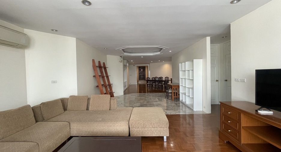 For rent 3 bedrooms condo in Sathon, Bangkok