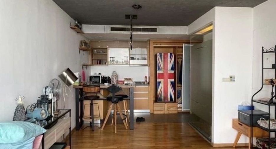 For rent studio condo in Sathon, Bangkok