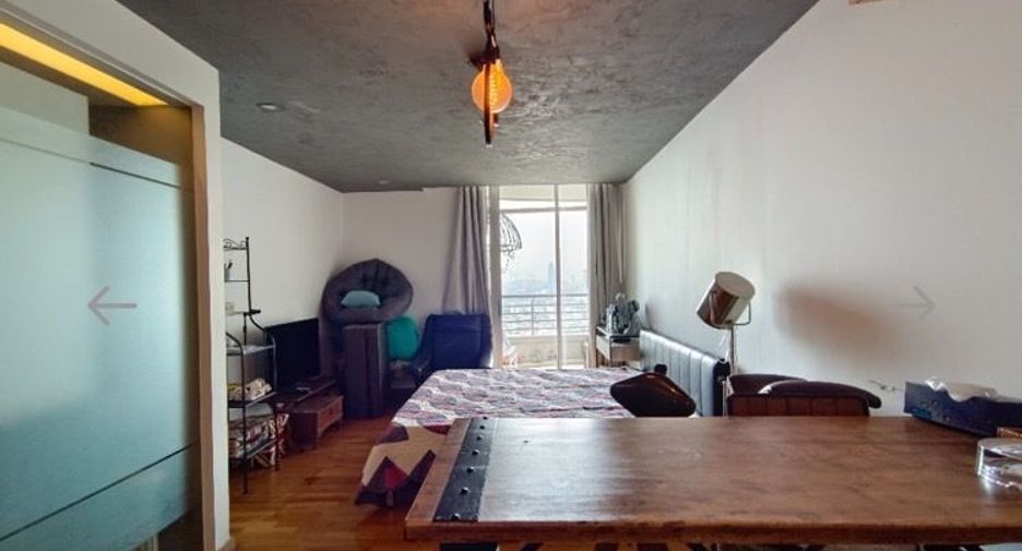 For rent studio condo in Sathon, Bangkok