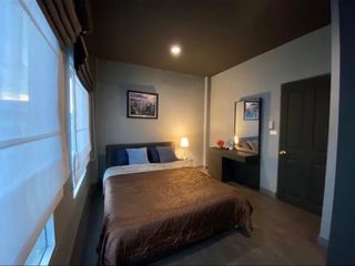 Casa en alquiler de 3 habitaciones en Bang Kapi, Bangkok